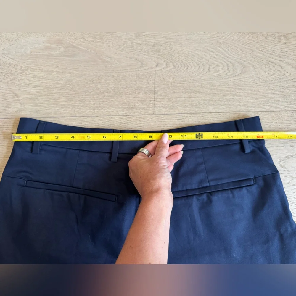 Men’s Banana Republic Dark Blue shorts size 32 - Picture 7 of 8